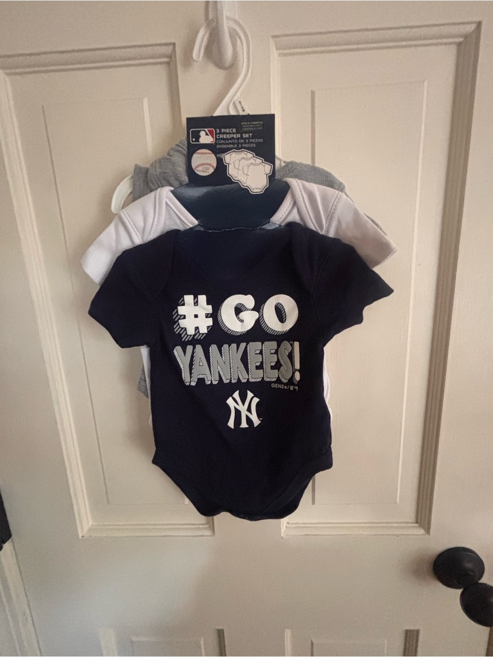 Yankee MLB Navy & White Infant One-Piece Bodysuits- 0/3 Months NWT